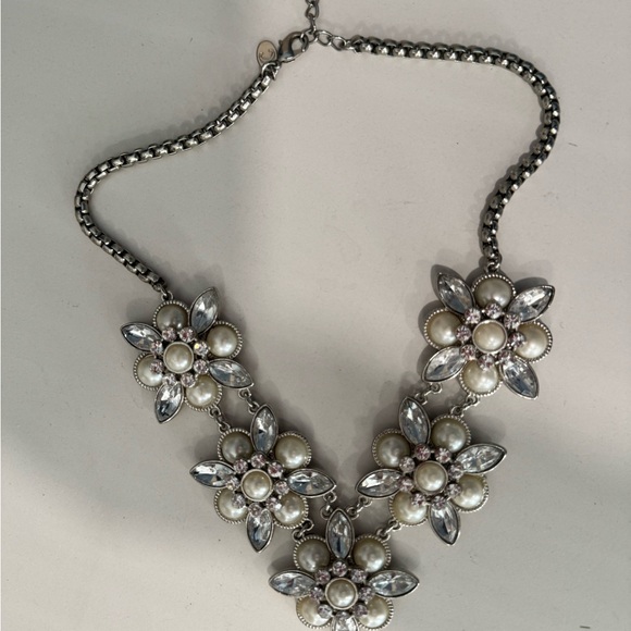 Pearl Crystal Floral Statement Necklace Silver Tone - Picture 8 of 10